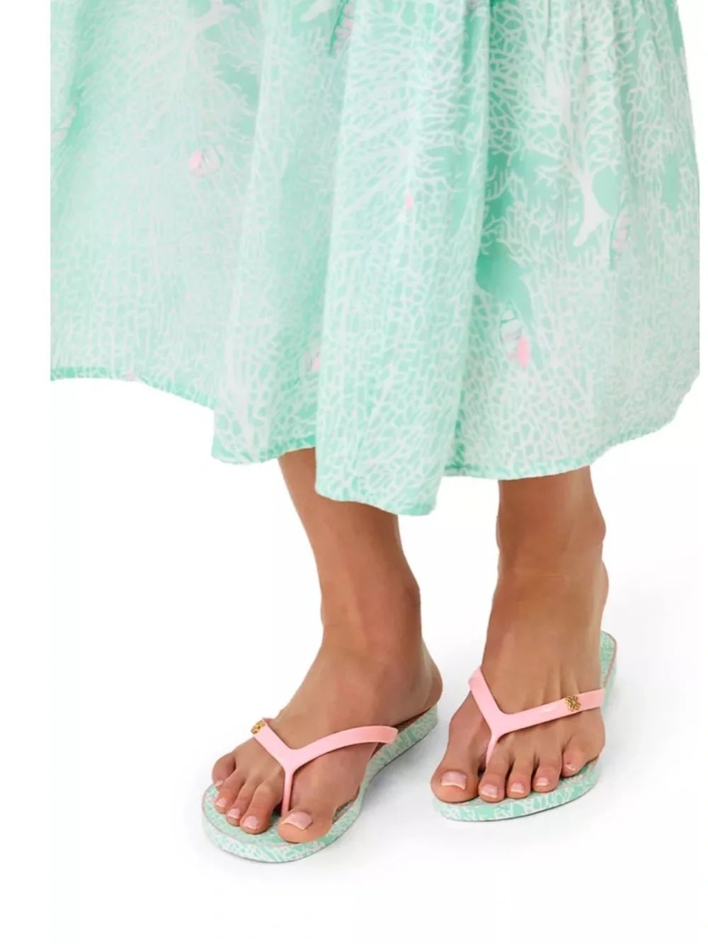 NIP Lilly Pulitzer Mint Condition Pool Flip Flop Sandals with Gold Accent 7/8